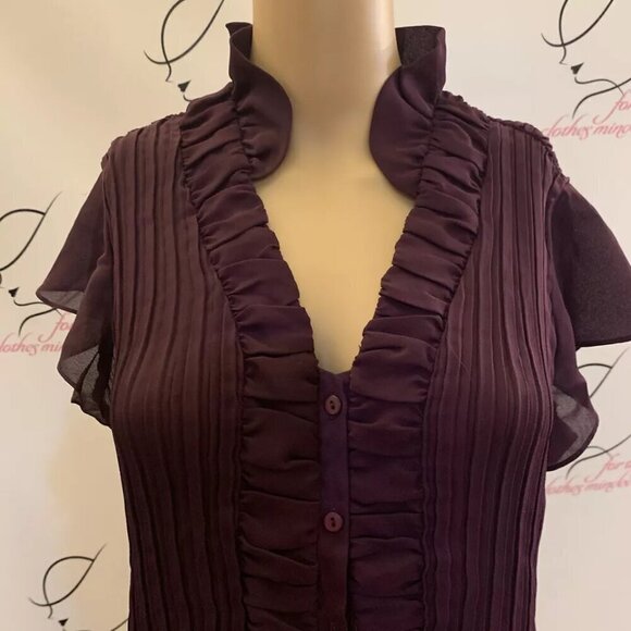 East 5th, Size 8. Ruffle Ruched Blouse Top. Crinkle Button Up. Purple. B70 - Picture 2 of 7